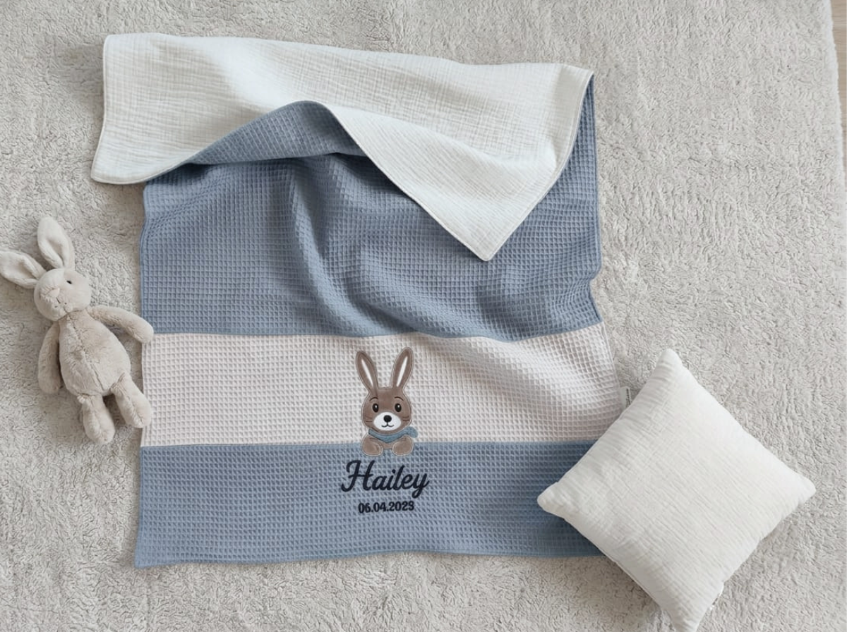 Personalisierte Babydecke aus Waffelpiqué & Musselin